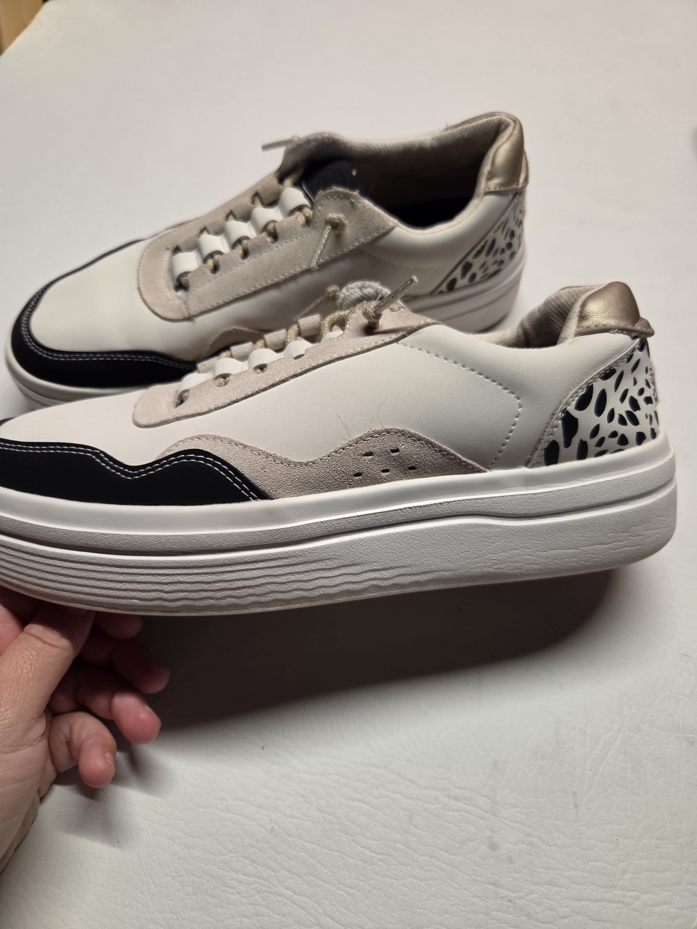 Womens Hey dudes Sneakers size 10